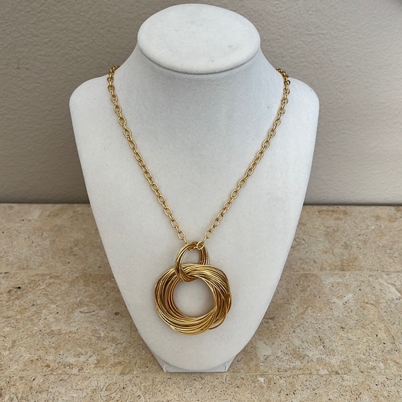 B Italy Gold Tone Eternity Pendant Necklace - Picture 1 of 7